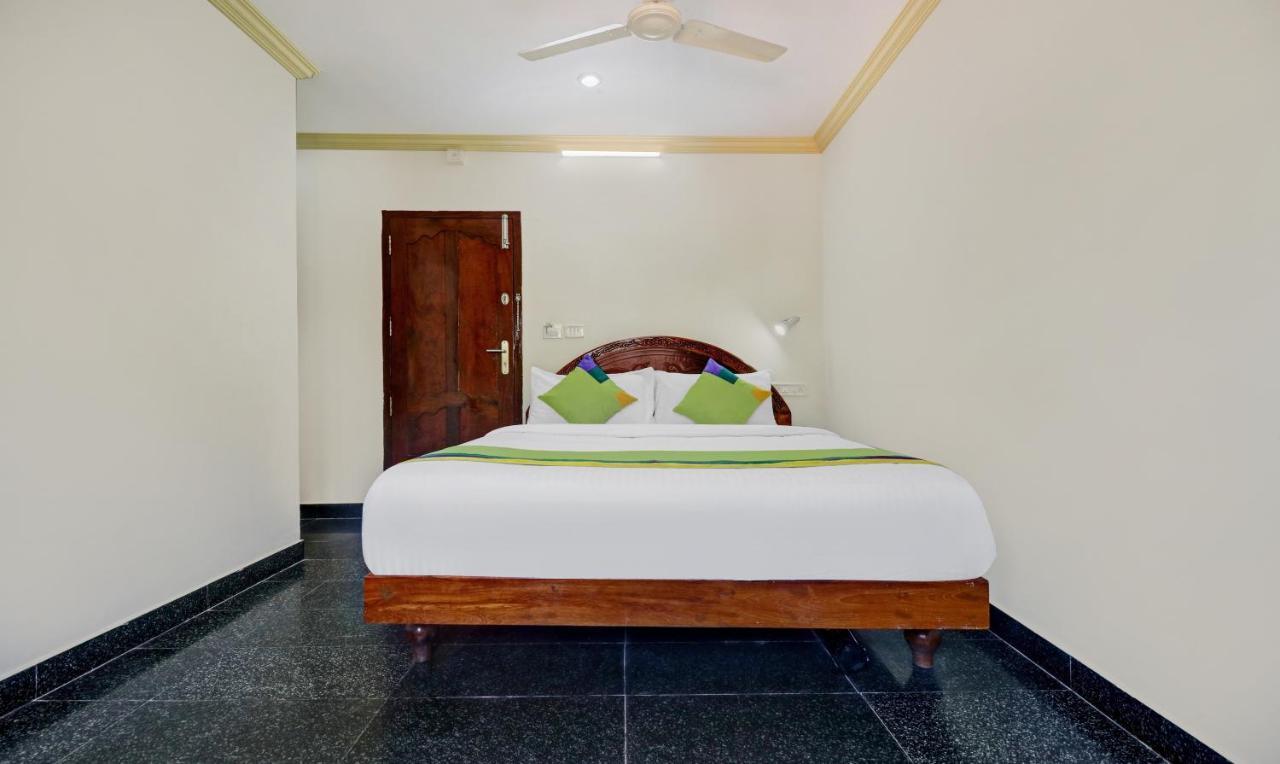 Itsy Hotels The Waters Edge Beach Resort كوفالام المظهر الخارجي الصورة