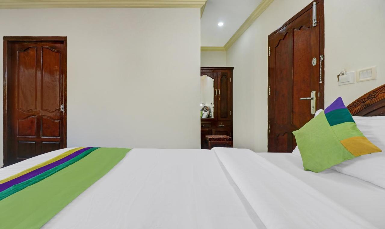 Itsy Hotels The Waters Edge Beach Resort كوفالام المظهر الخارجي الصورة