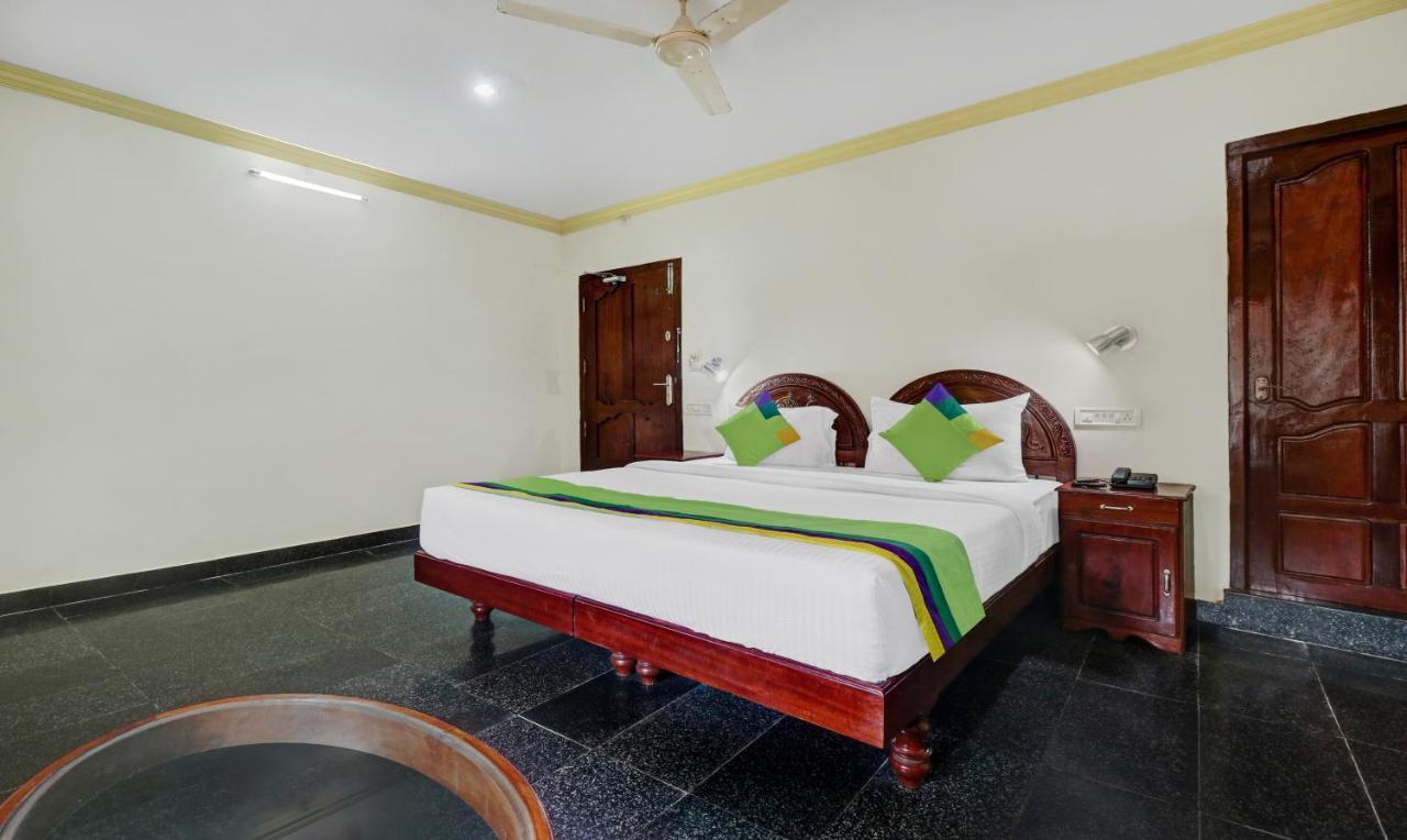 Itsy Hotels The Waters Edge Beach Resort كوفالام المظهر الخارجي الصورة